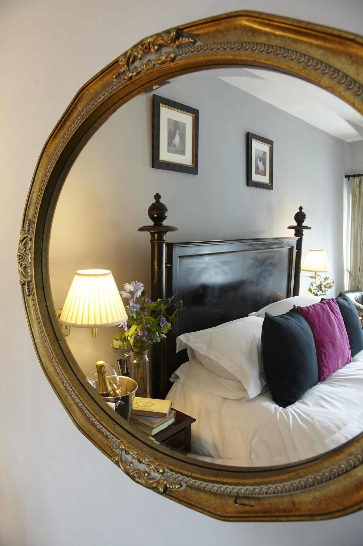 The Angel B&B ชิชิสเตอร์ ภายนอก รูปภาพ