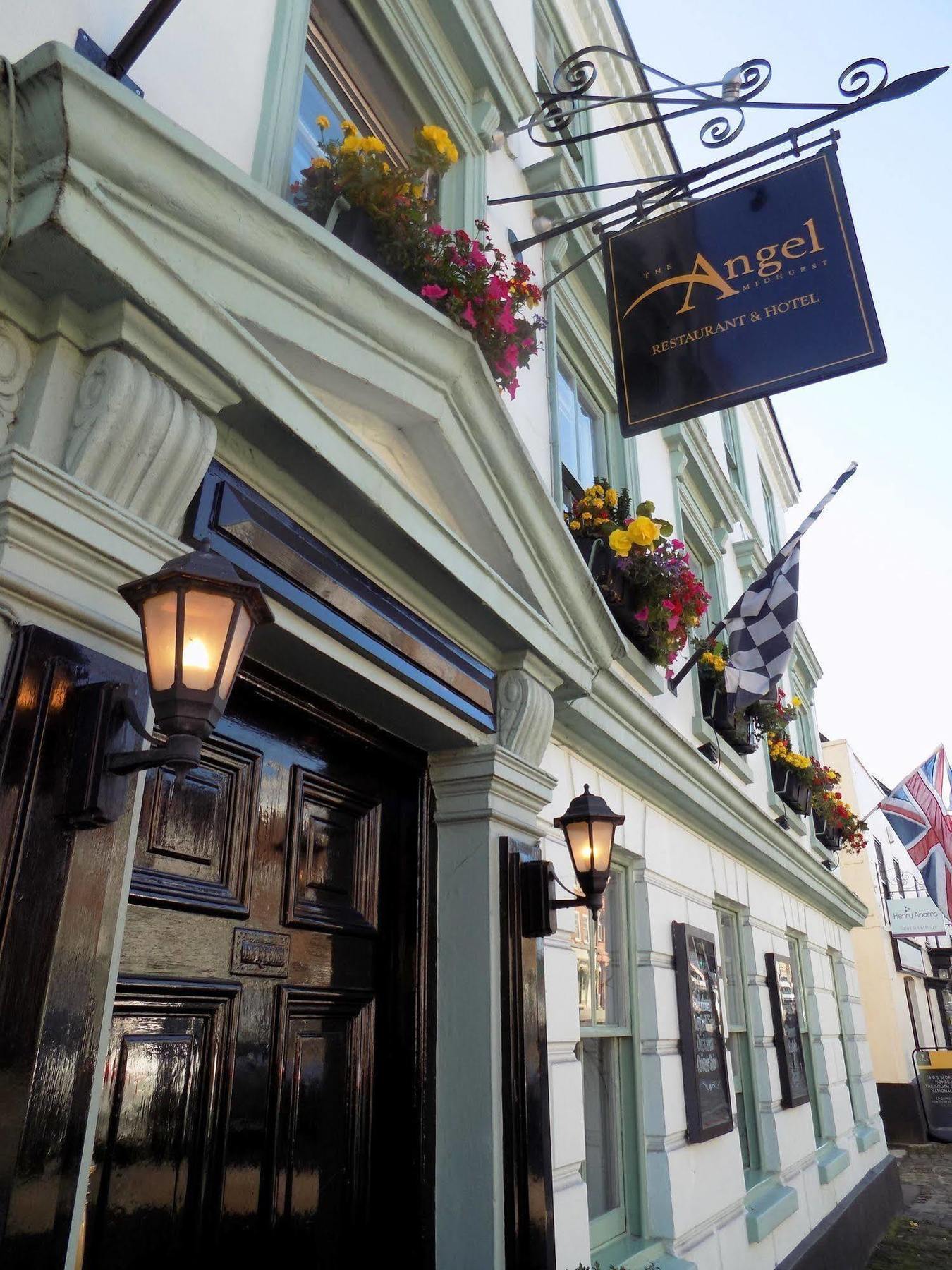 The Angel B&B ชิชิสเตอร์ ภายนอก รูปภาพ