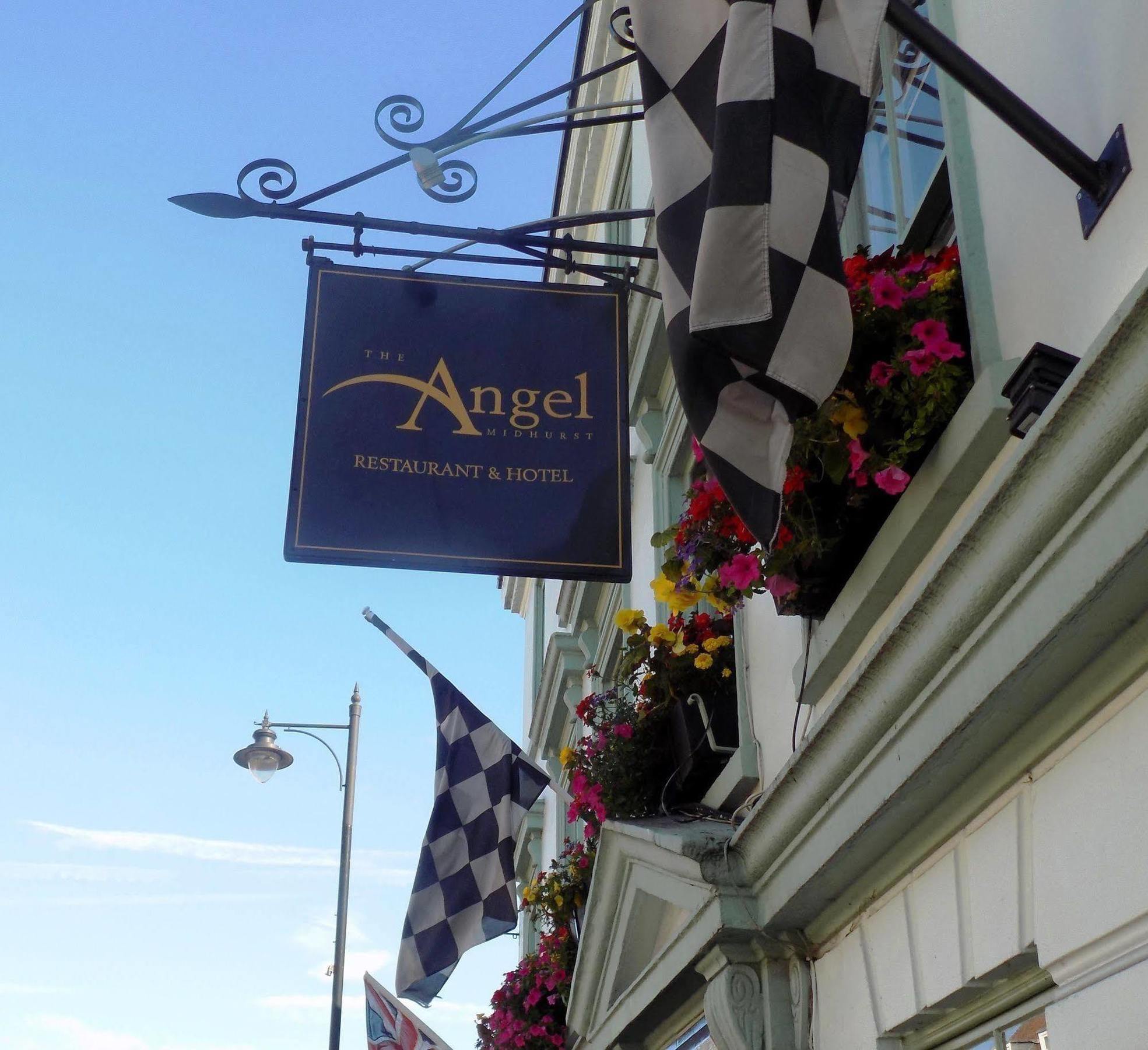 The Angel B&B ชิชิสเตอร์ ภายนอก รูปภาพ