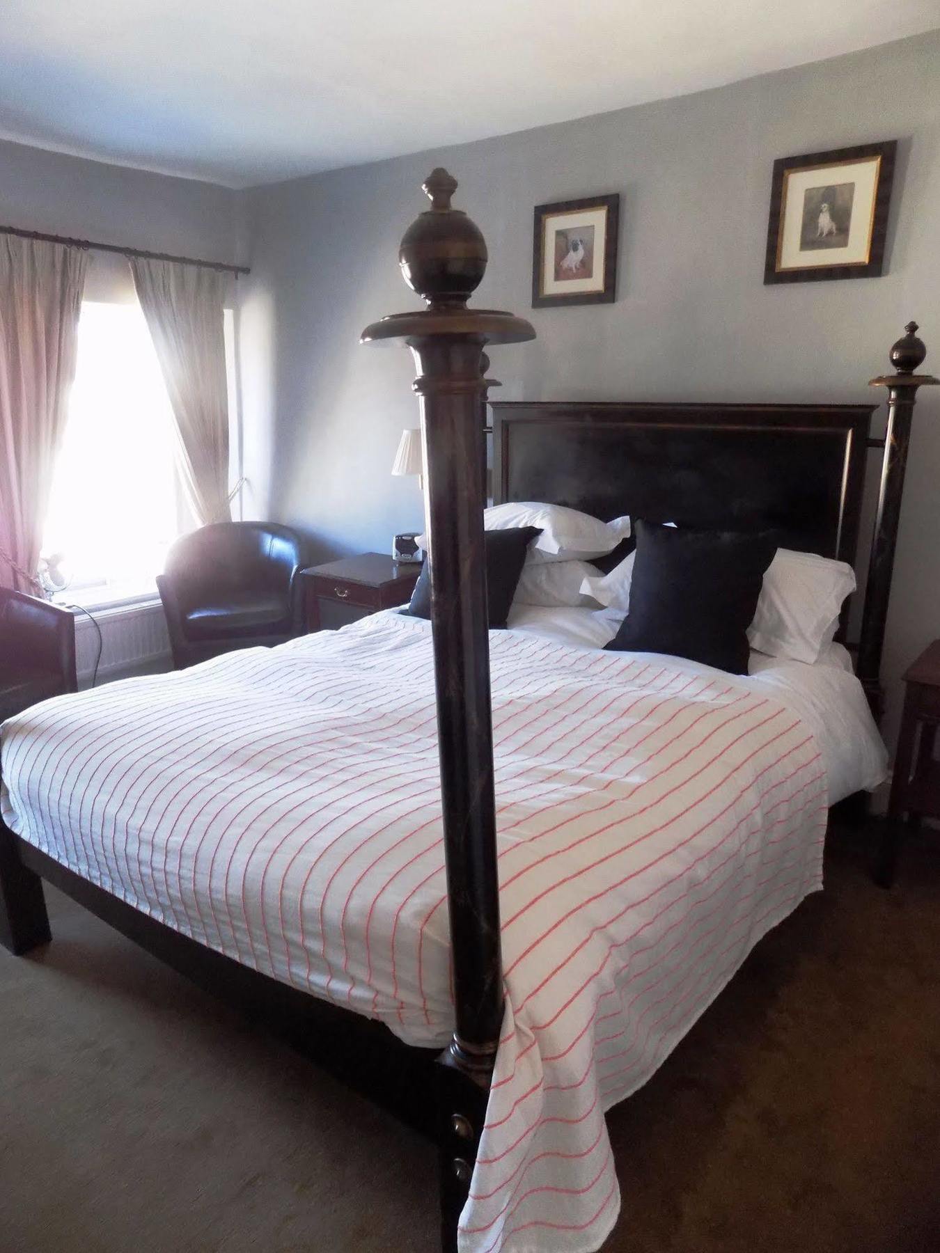 The Angel B&B ชิชิสเตอร์ ภายนอก รูปภาพ