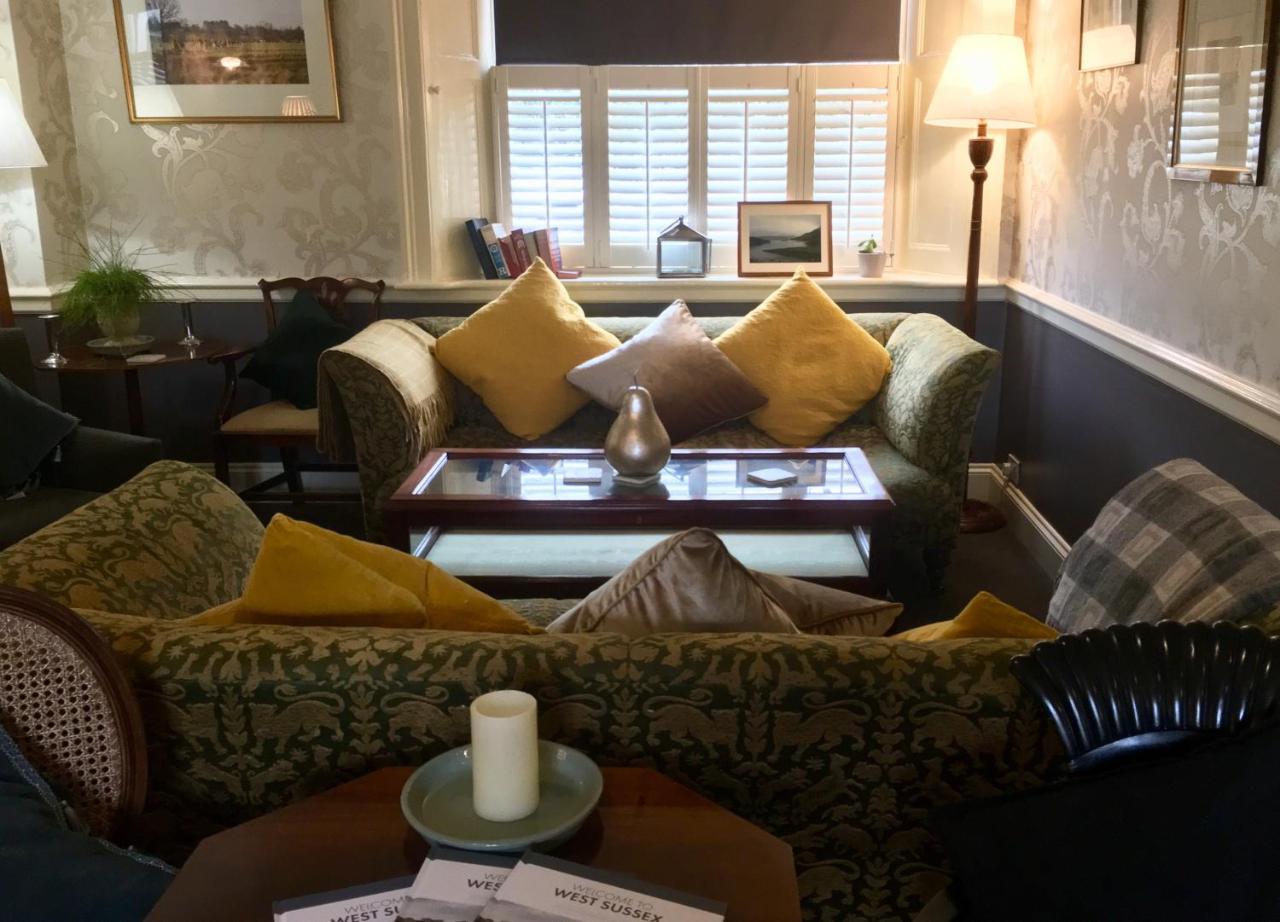 The Angel B&B ชิชิสเตอร์ ภายนอก รูปภาพ